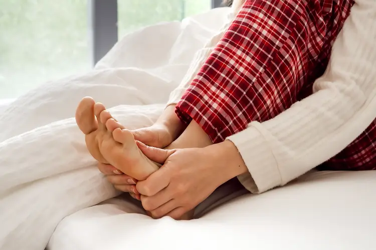 burning feet at night after 50 tingling warm feet in bed nerve sensitivity foot discomfort