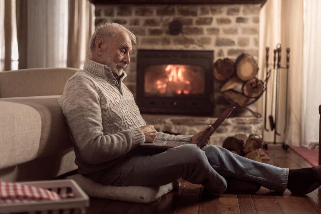 Man over 50 rebuilding an online income from home after heart problems